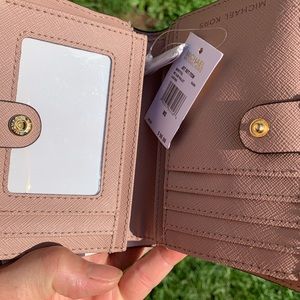 Michael Kors (1) Wallet